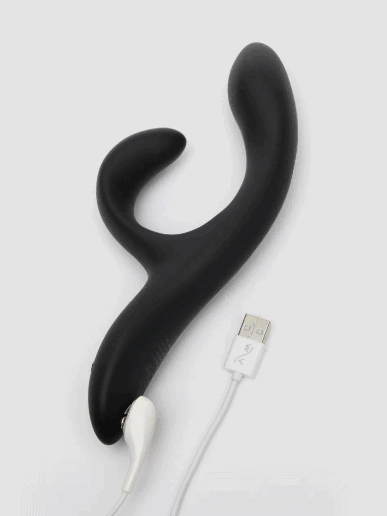 Charging the We-Vibe Nova 2 with the USB magnetic charging cable